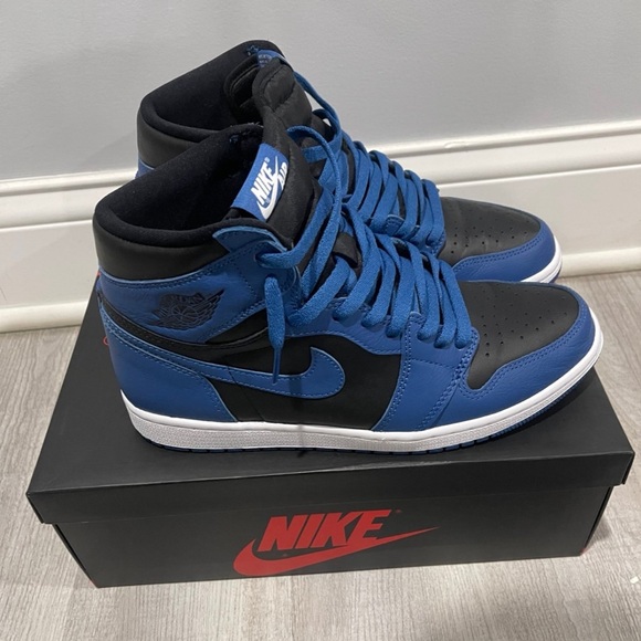 Air Jordan 1 Retro High OG 'Dark Marina Blue' - Picture 1 of 3